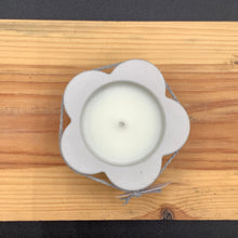 Charger l'image dans la galerie, La Petite Fleur (F01)
